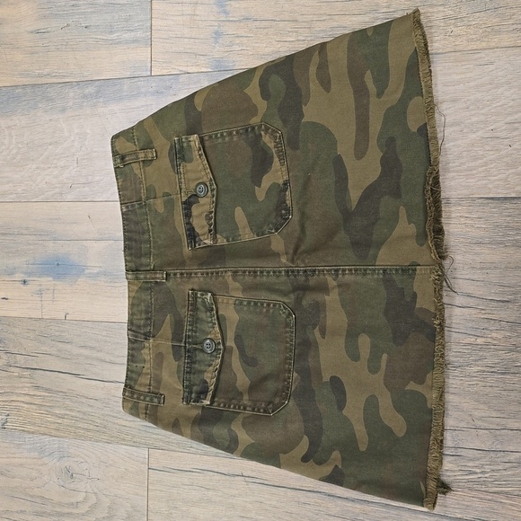 Blank NYC | Camouflage Camo Denim Mini Skirt 27​ - Picture 10 of 13